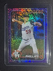 evan-phillips__los-angeles-dodgers__parallel-foil-speckle__front.webp